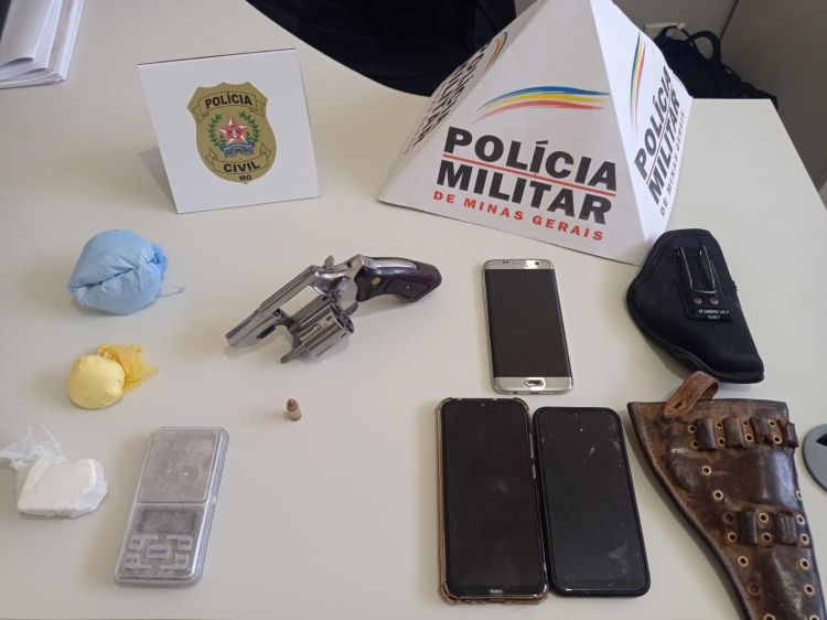 Polícias Civil e Militar prendem quatro pessoas em Itapecerica por envolvimento com o tráfico de drogas e associação para o tráfico
