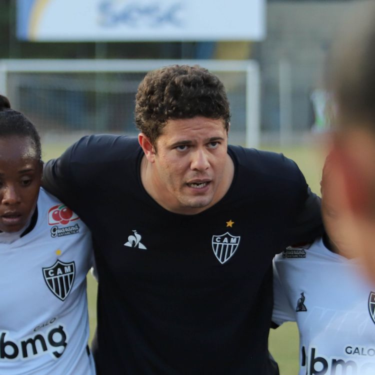 Tricampeão mineiro, técnico Hoffmann Túlio pode levar a equipe feminina do Atlético à final do Brasileiro A2