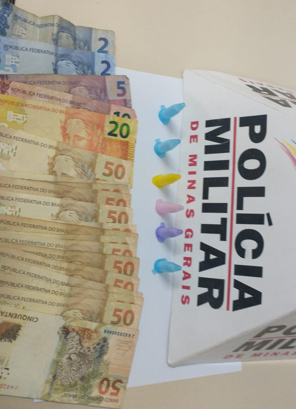 Trio é preso com seis pinos de cocaína e R$ 789,00 em dinheiro no povoado de Torneiros