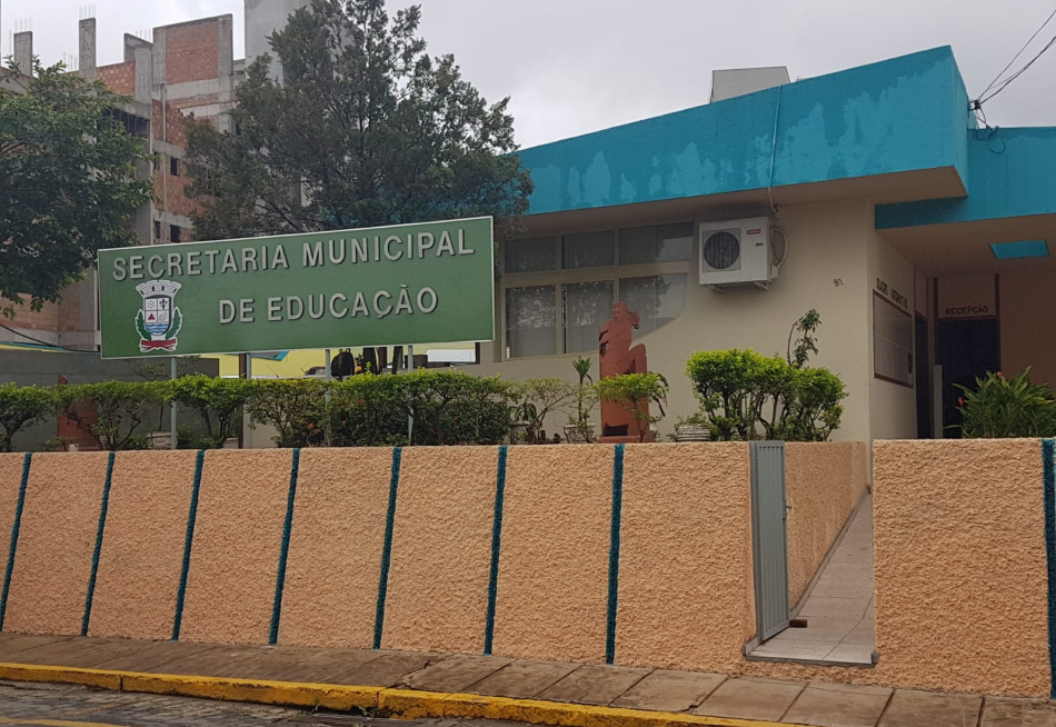 Reunião nesta quinta-feira vai discutir a obrigatoriedade das aulas presenciais na rede municipal de ensino de Pará de Minas
