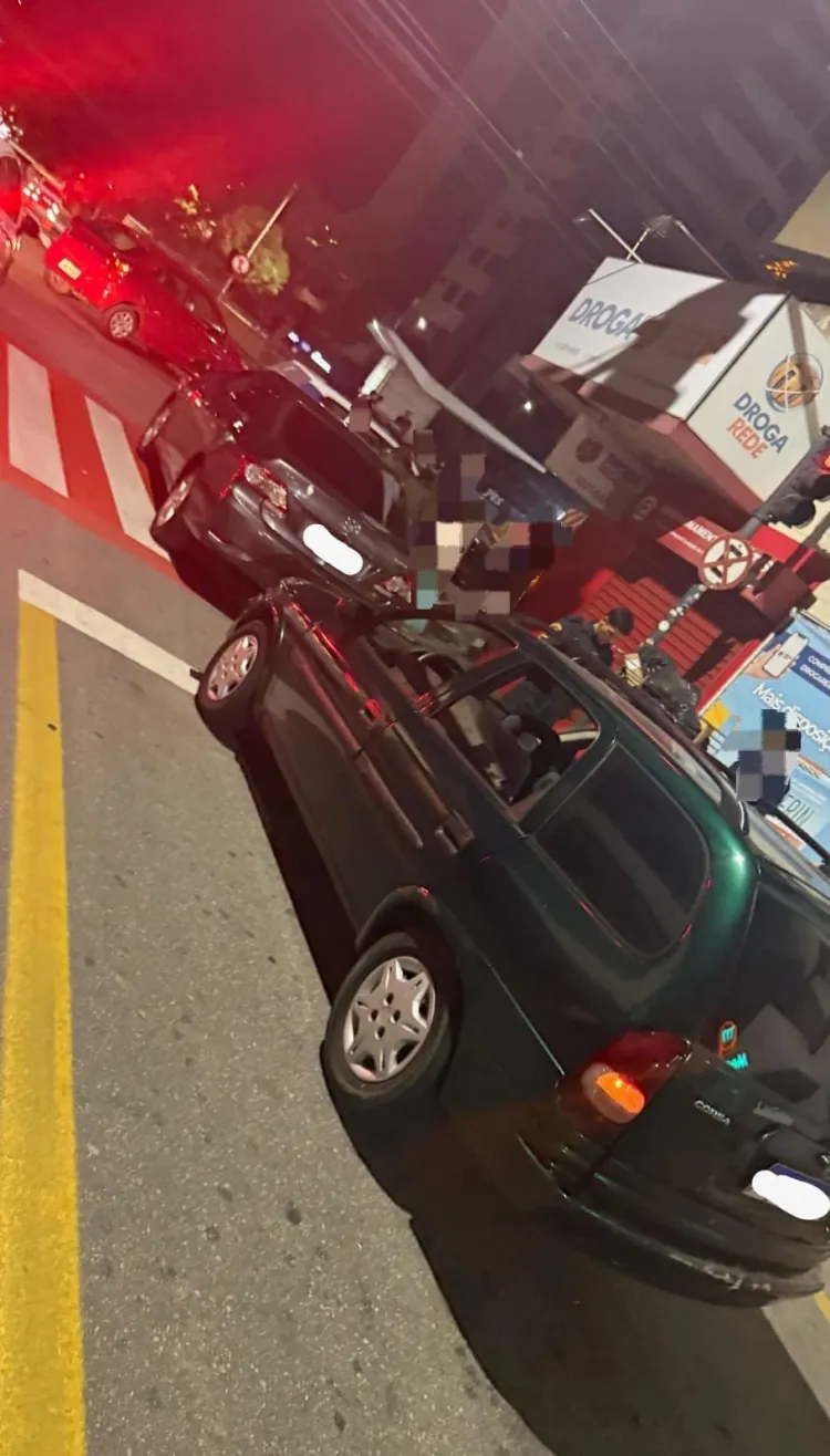 PARÁ DE MINAS | Homem é preso por embriaguez ao volante após acidente no Centro