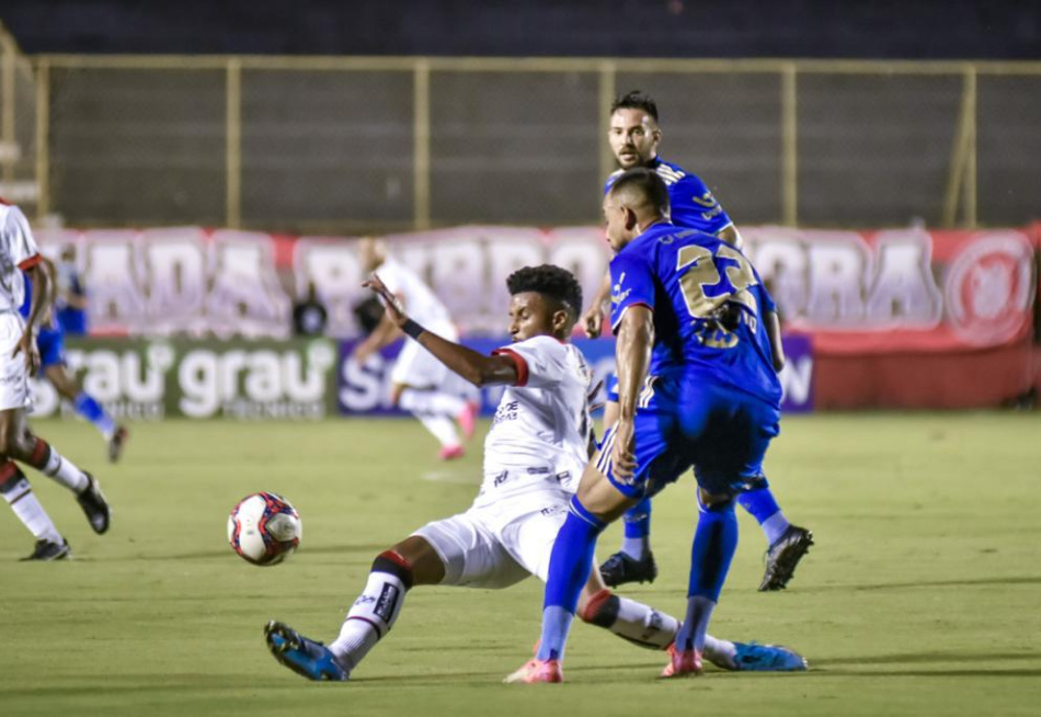 Cumprindo tabela, Cruzeiro é derrotado pelo Vitória na Série B