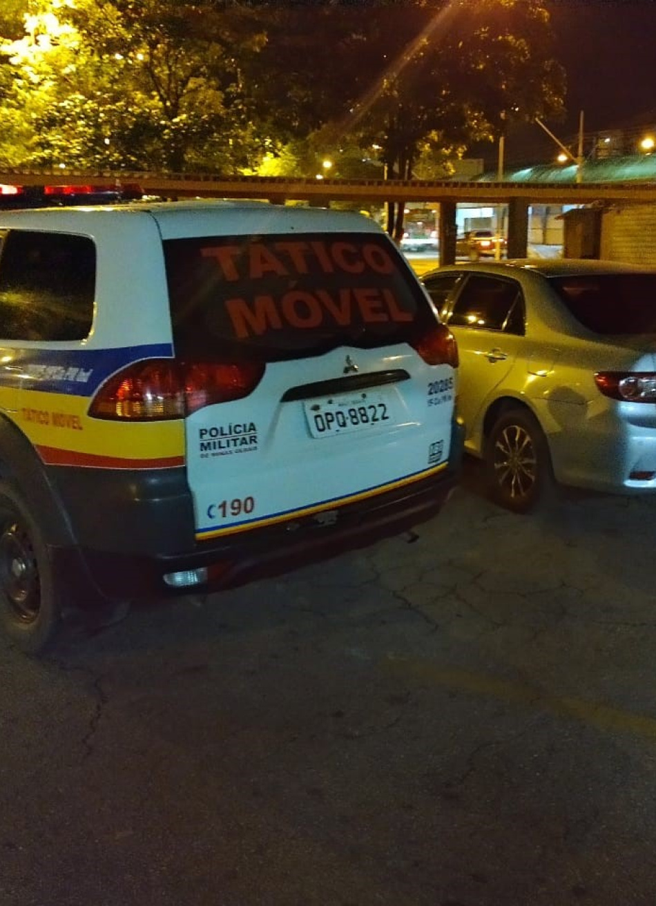Polícia Militar apreende veículo roubado e clonado no bairro Grão Pará