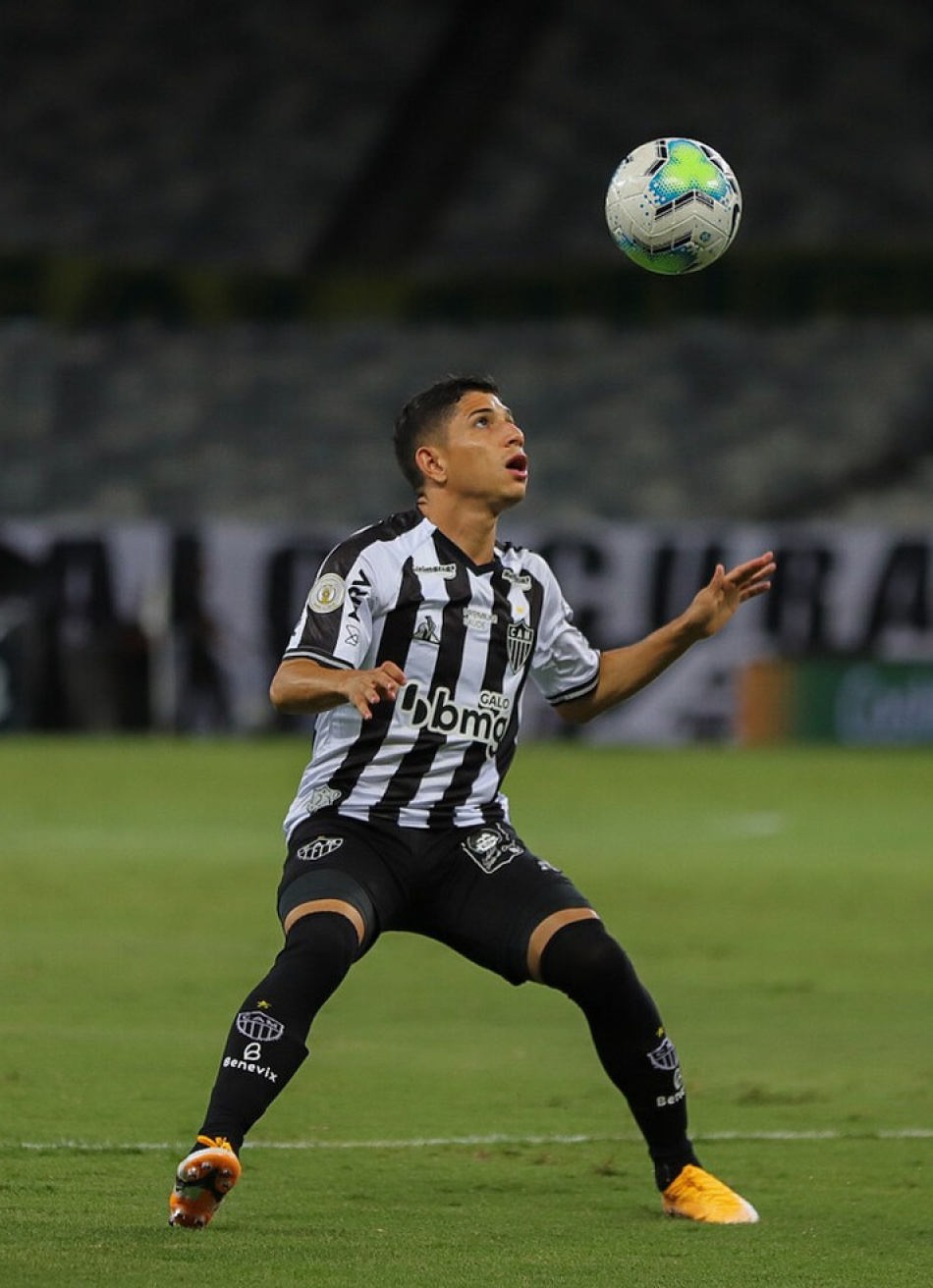 Savarino se destaca, Atlético vence o Botafogo e mantém liderança do Campeonato Brasileiro