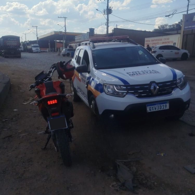 Igaratinga – Polícia Militar recupera motocicleta furtada e prende indivíduo por receptação e adulteração de sinal identificador de veículo