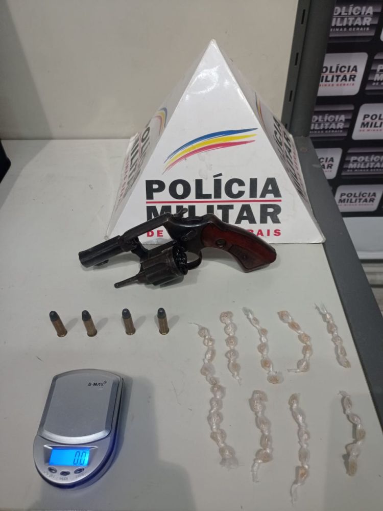 Adolescente de 17 anos é apreendido em Divinópolis suspeito por tráfico de drogas e porte ilegal de arma de fogo