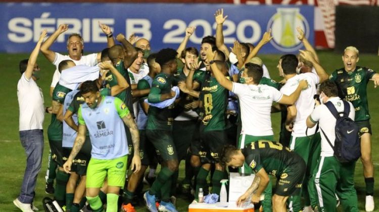 Empate com o Náutico garante acesso do América à Série A