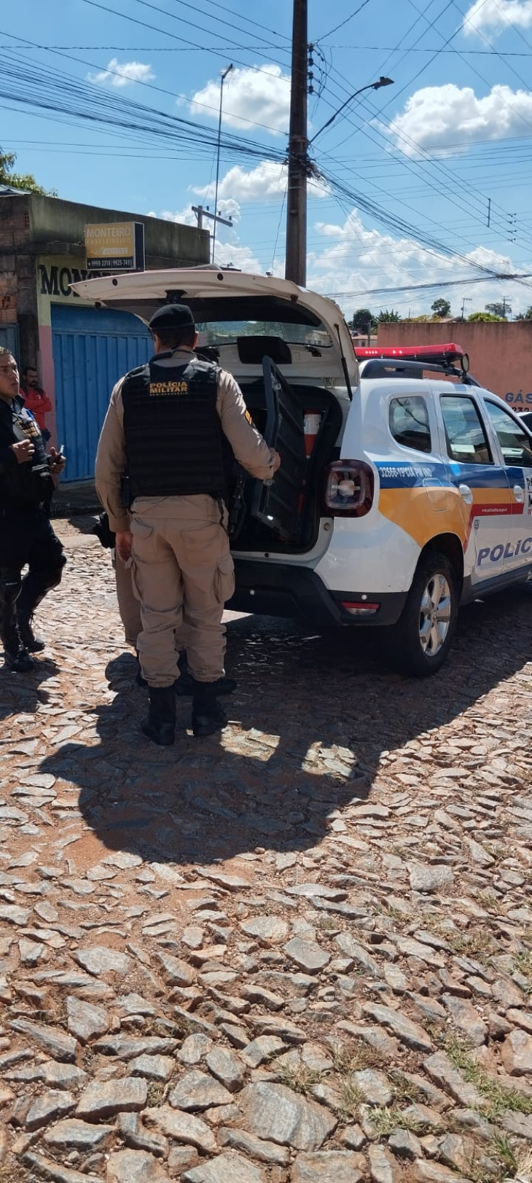 PM prende jovem suspeito de praticar importunação sexual a três adolescentes no bairro Grão Pará.