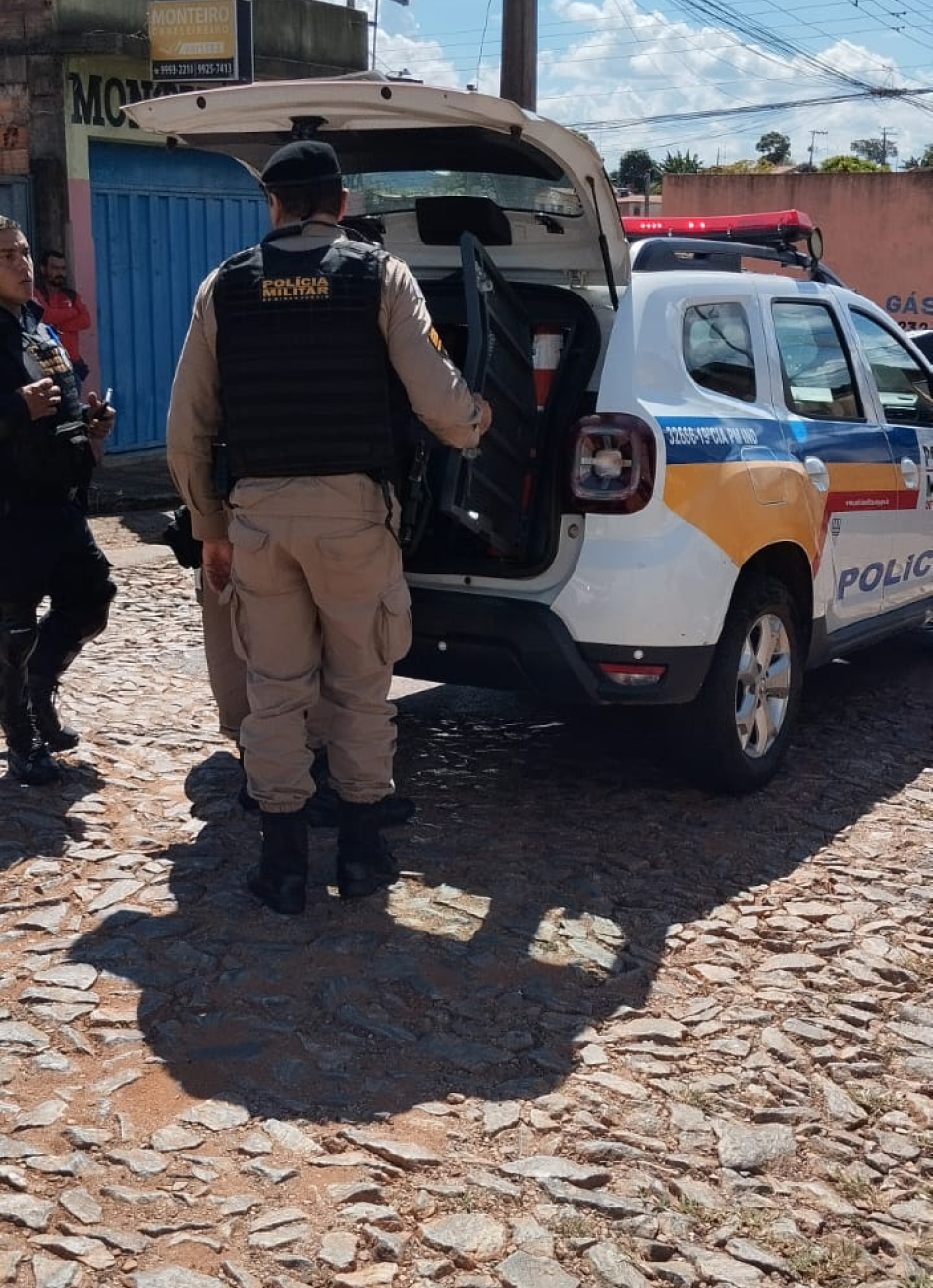 PM prende jovem suspeito de praticar importunação sexual a três adolescentes no bairro Grão Pará.