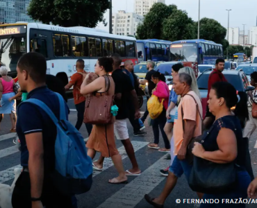 Relatório aponta redução de desigualdades no Brasil, mas persistem disparidades entre regiões, gêneros e grupos raciais