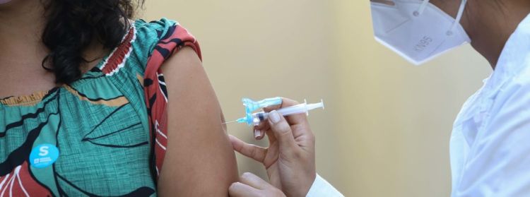 Com o avanço da vacinação, 500 municípios mineiros não registraram óbitos pela Covid-19 no último mês