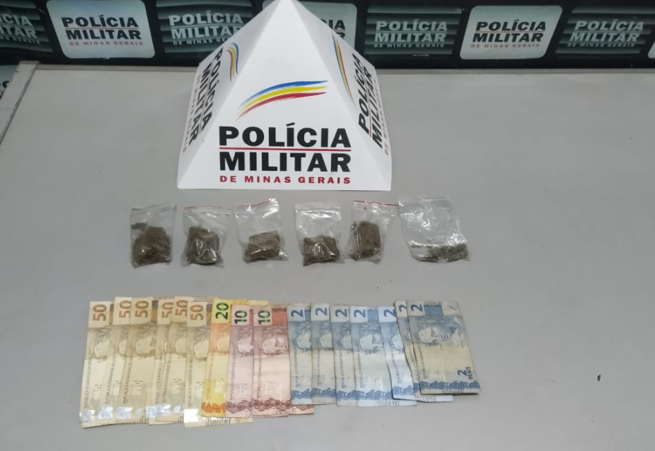 Adolescente de 15 anos é preso no Jardim das Piteiras com seis buchas de maconha