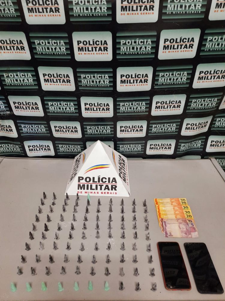 Trio é preso próximo ao Parque de Exposições com 95 pinos de cocaína, R$ 115,00 em dinheiro e dois celulares