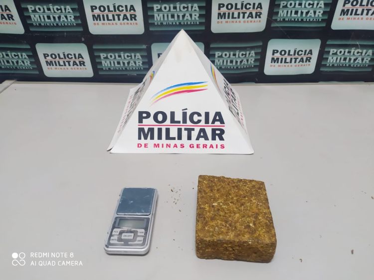 Polícia Militar apreende uma barra grande de maconha em uma casa no bairro Residencial Capanema