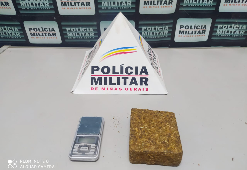 Polícia Militar apreende uma barra grande de maconha em uma casa no bairro Residencial Capanema