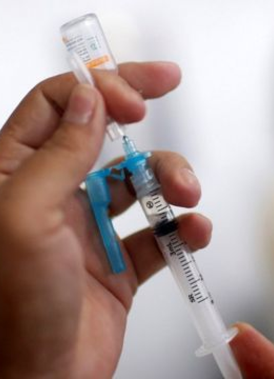 Brasil tem quase 3 mil denúncias de possíveis casos de "fura-fila" da imunização contra a Covid-19