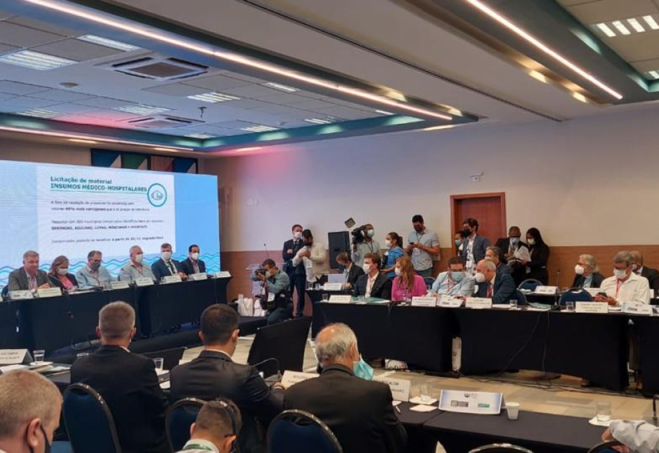 Prefeito Elias Diniz participa em Aracaju da 81ª Reunião Geral da Frente Nacional de Prefeitos