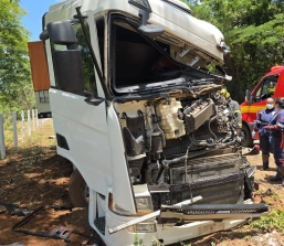 Colisão entre carretas na BR-352 resulta em morte em Pará de Minas
