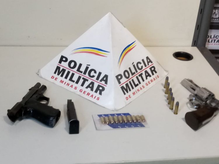 Polícia Militar apreende um revólver calibre. 38 e uma pistola calibre .765 em Divinópolis