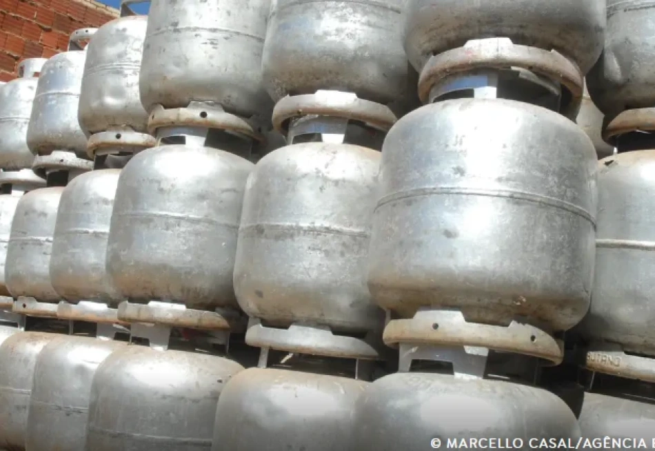 Auxílio Gás: Beneficiários com NIS final 6 recebem nesta segunda (27)