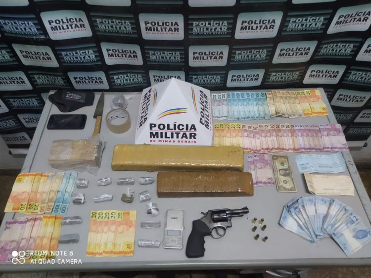 Dupla é presa em Pará de Minas acusada de tráfico de drogas e porte ilegal de arma de fogo