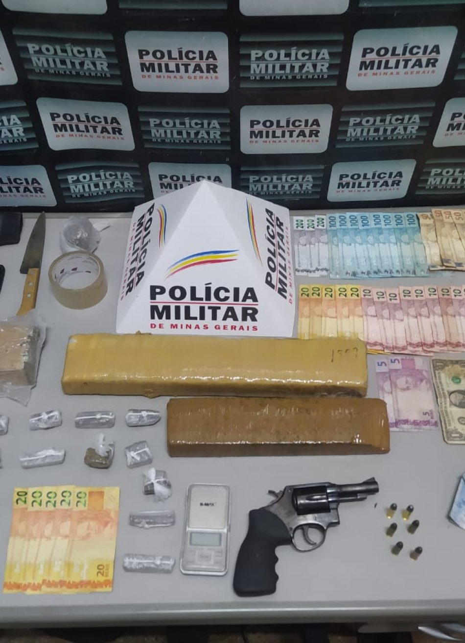 Dupla é presa em Pará de Minas acusada de tráfico de drogas e porte ilegal de arma de fogo
