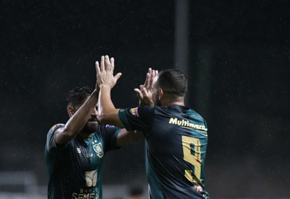 América goleou o Vitória e assegurou matematicamente o acesso à Série A