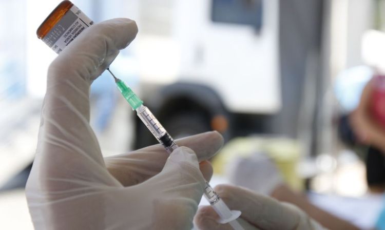 População em geral com 47 anos e trabalhadores industriais recebem nesta sexta-feira a segunda dose da vacina contra a Covid-19