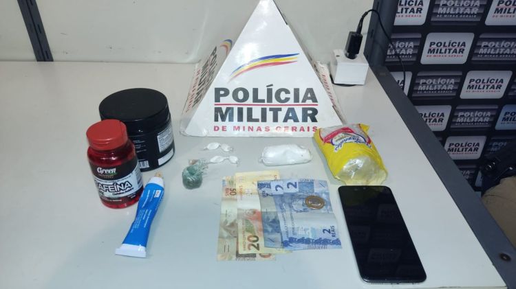 Rapaz de 23 anos é preso em Divinópolis acusado de envolvimento com o tráfico de drogas