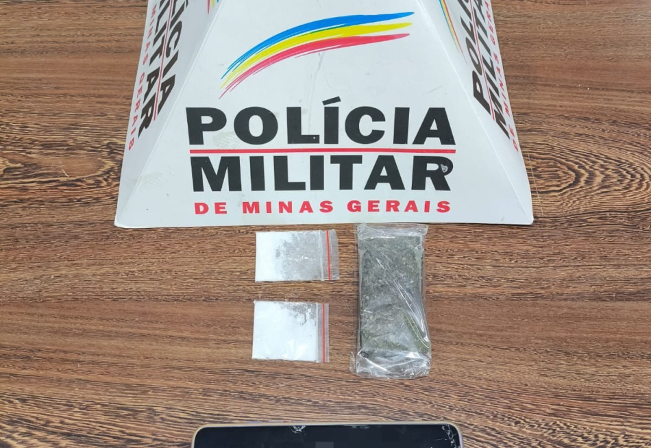 Polícia Militar apreende adolescente por envolvimento com drogas em Perdigão (MG)