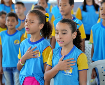 Nova quadra poliesportiva é inaugurada na Escola Municipal Professor Pedro Moreira Mendonça durante o aniversário de Pará de Minas