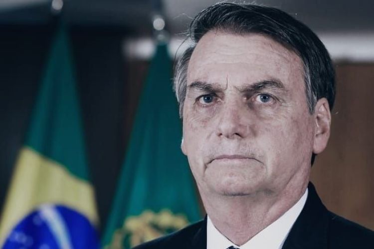 Bolsonaro desiste de criar o Renda Brasil e decide manter o Bolsa Família
