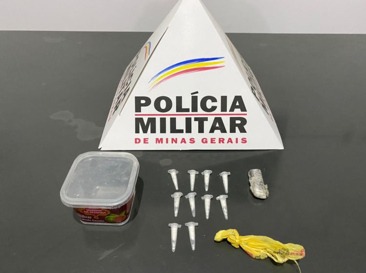 Menor de 16 anos é detido pela Polícia Militar em Papagaios acusado de envolvimento no tráfico de drogas