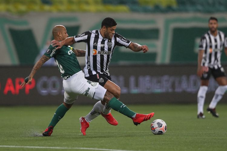 Hulk perde pênalti e Atlético empata com o Palmeiras no jogo de ida da semifinal da Libertadores