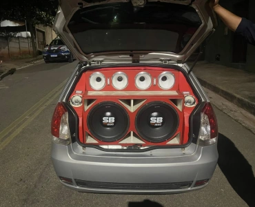 Fiscalização apreende veículo por som alto e irregularidades em Pará de Minas