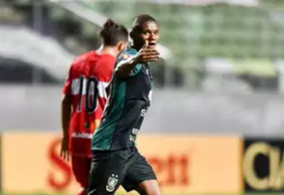 América vence o CRB e assume a liderança provisória da Série B