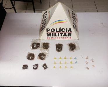 SUSPEITA DE TRÁFICO É CONDUZIDA COM DROGAS