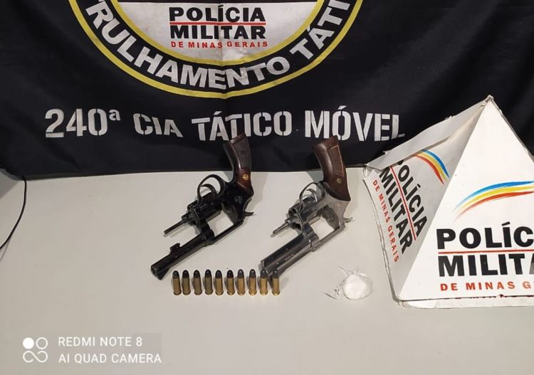 Trio é preso em Divinópolis acusado de porte ilegal de arma de fogo e tráfico de drogas