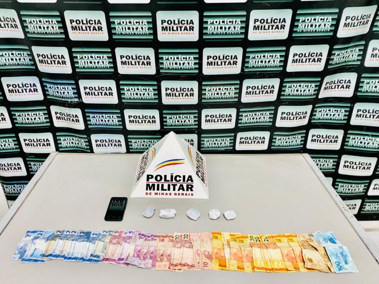 Mulheres são detidas no bairro Cecília Meireles pelo envolvimento com o tráfico de drogas