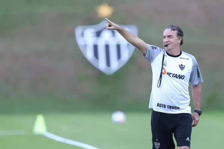 Alegando problemas familiares, Cuca deixa o comando técnico do Atlético