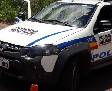 ADOLESCENTE É APREENDIDO  COM PORÇÃO DE MACONHA NO BAIRRO WALTER MARTINS.