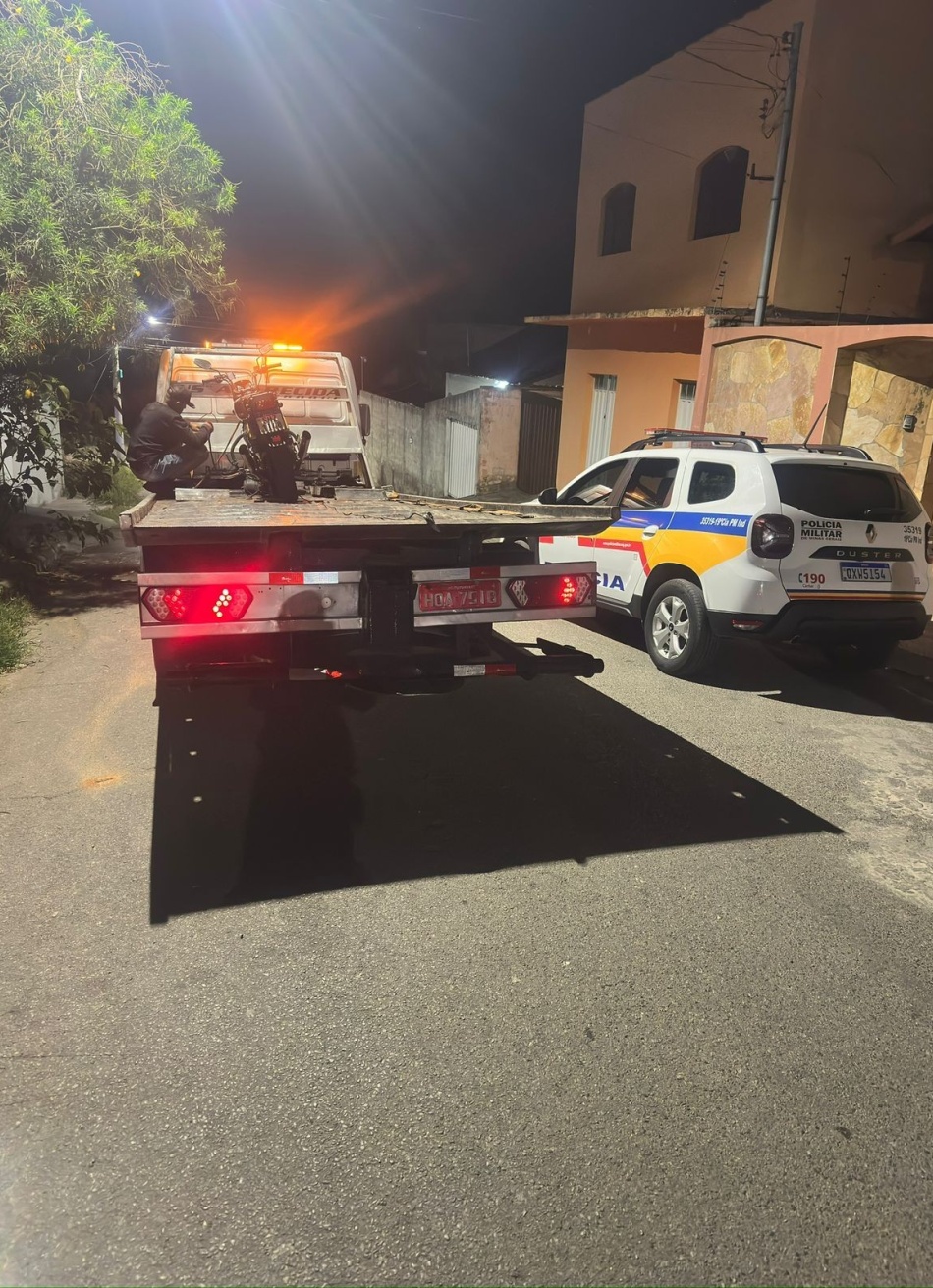 Maravilhas – Polícia Militar apreende motocicleta com escapamento irregular e condutor por direção perigosa