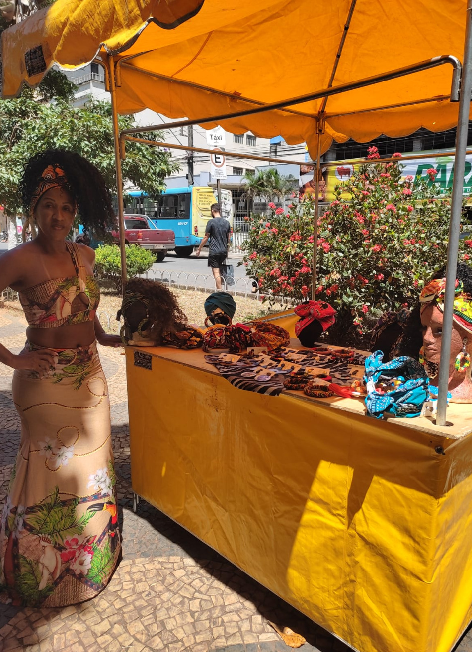 Barraca da Vera expõe lindos produtos  afro