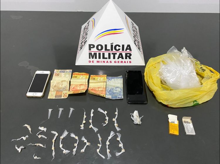 Polícia Militar apreende 40 pedras de crack e uma porção de cocaína em Papagaios