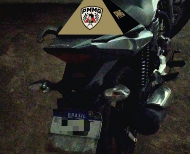 CONCEIÇÃO DO PARÁ/MG – POLÍCIA MILITAR LOCALIZA VEÍCULO FURTADO E APREENDE ADOLESCENTE DURANTE AÇÃO PREVENTIVA