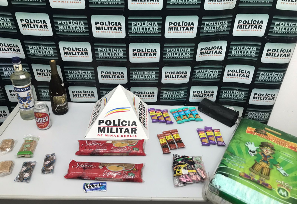 Dupla é presa em Pará de Minas acusada de furtar mercearia no bairro Azambeque