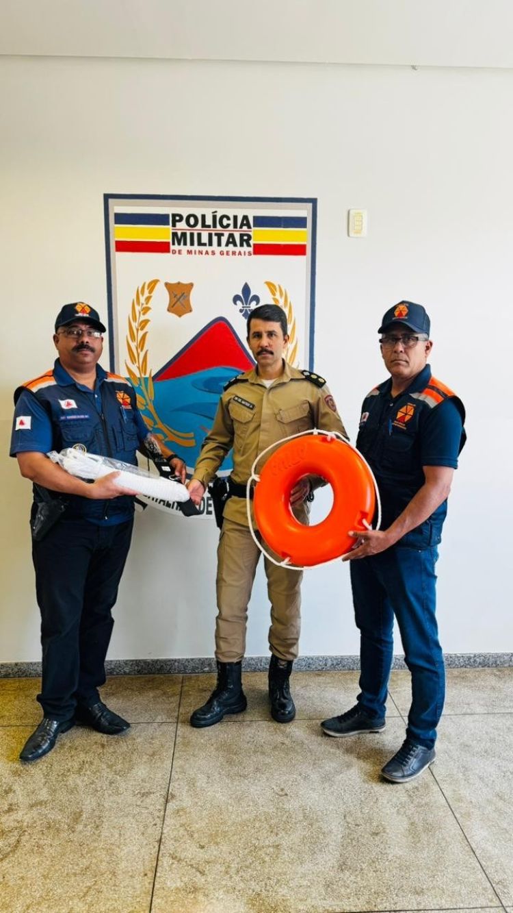 NOVA SERRANA/MG – 60º BPM RECEBE KIT DE SALVAMENTO DA DEFESA CIVIL