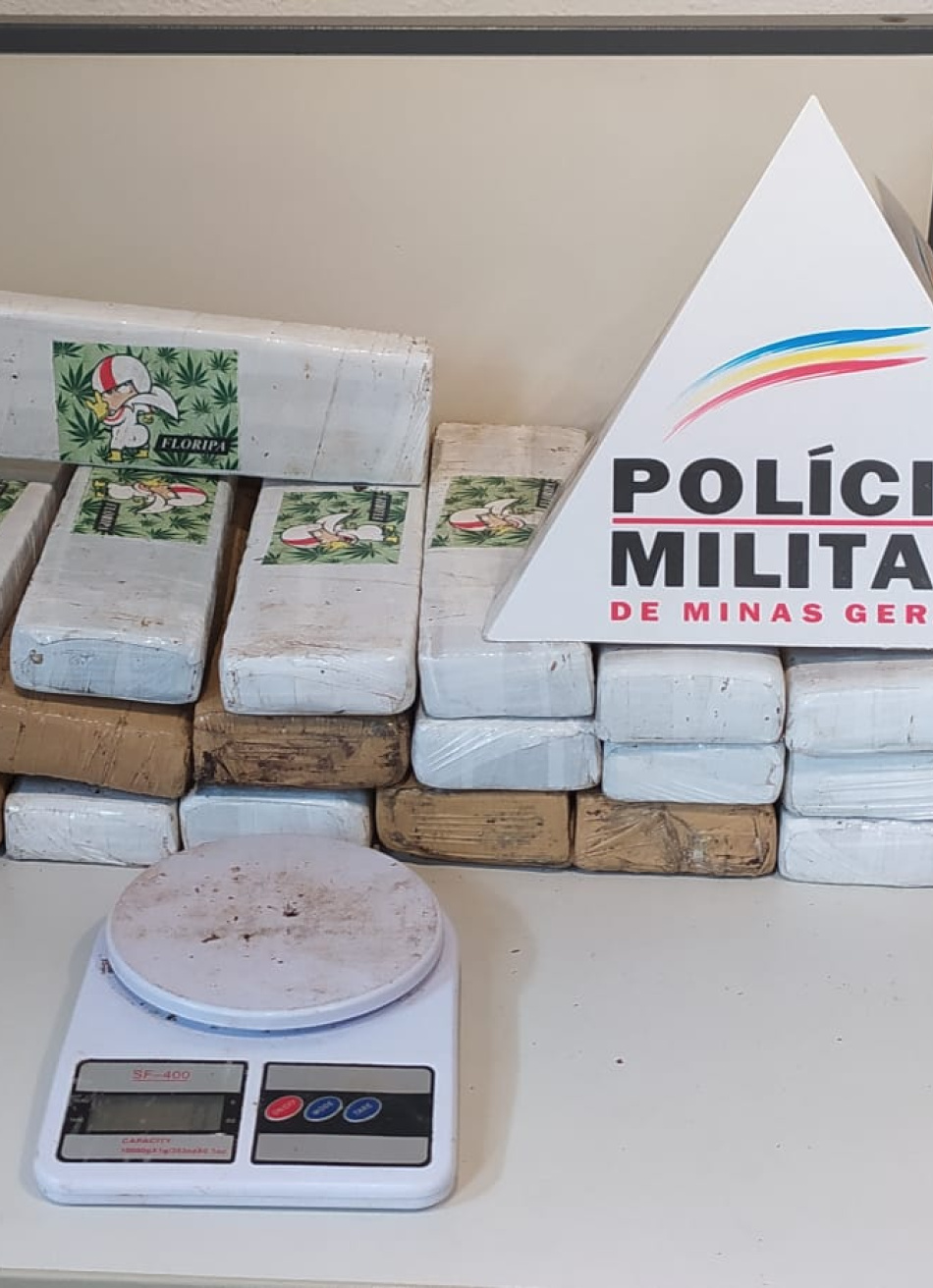 Polícia Militar apreendeu grande quantidade de drogas na zona rural de Divinópolis