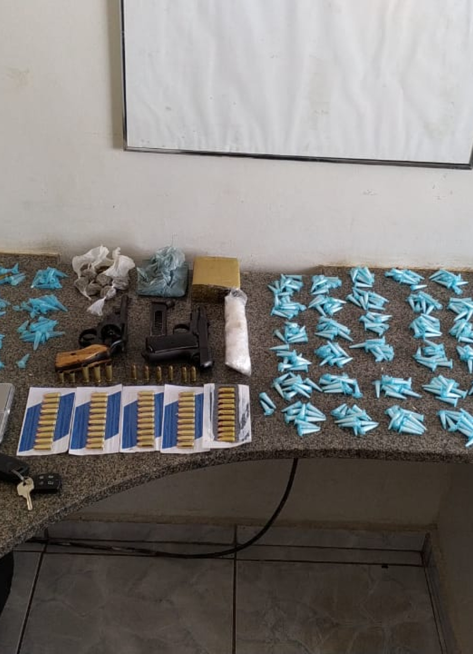 Menor de 17 anos é preso em Itaúna com grande quantidade de droga na mochila