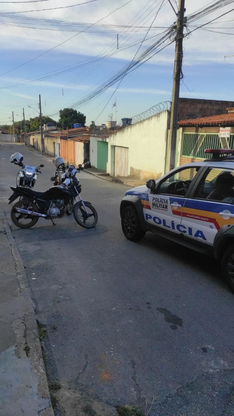 Adolescente é preso em Pará de Minas acusado de ter furtado uma moto